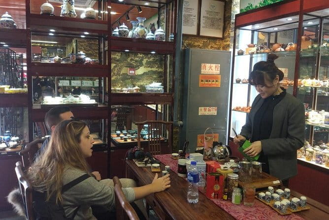 3-hour Morning/Afternoon Tea Tasting on Maliandao Street & Dimsum - Maliandao Tea Street and the Wanzi subway meet-up