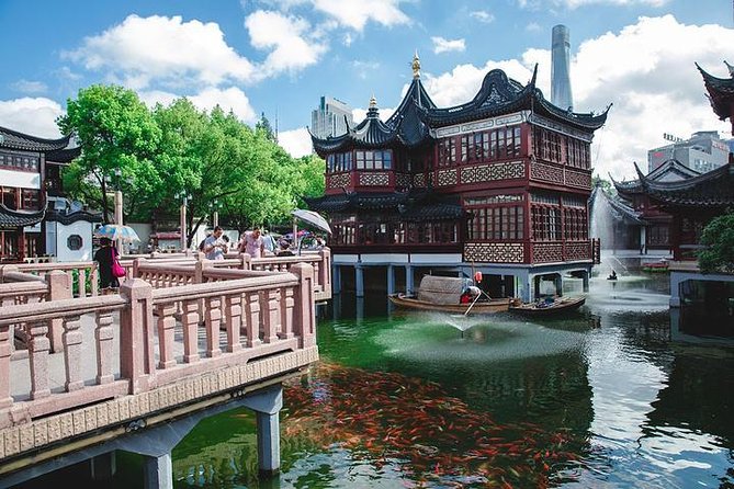 3-Hour Shanghai Yu Garden &Old Town Private Tour with Tea Tasting - Stop 2: Nanshi Old Town bazaar lanes and local shopping energy