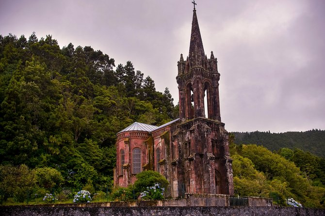 Adventure in the Furnas, with volcanoes, lagoons and tea plantations - Gorreana tea plantation: the free tasting break that actually feels local