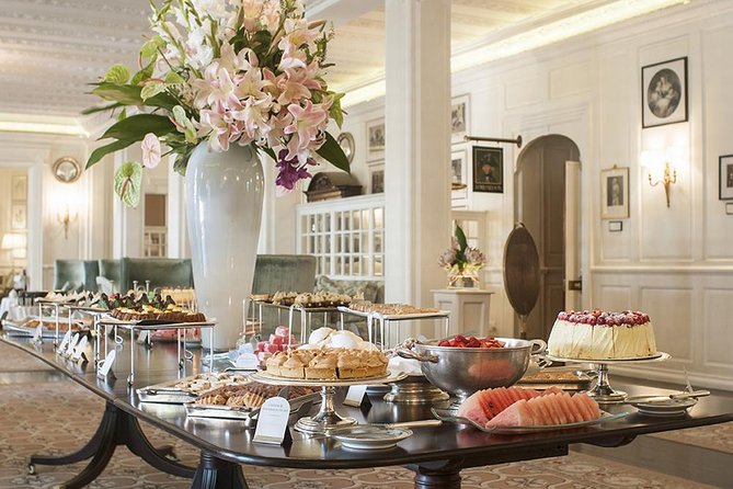 Afternoon High Tea at Mount Nelson Hotel from Cape Town - Choosing loose-leaf teas: Rooibos, Darjeeling, Earl Grey