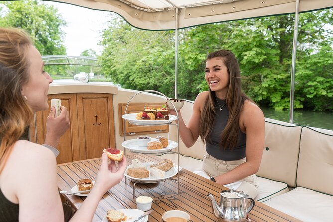 Afternoon Tea Sightseeing River Cruise in Oxford - Thames Afternoon Tea in Oxford: the feel of this 90 minutes