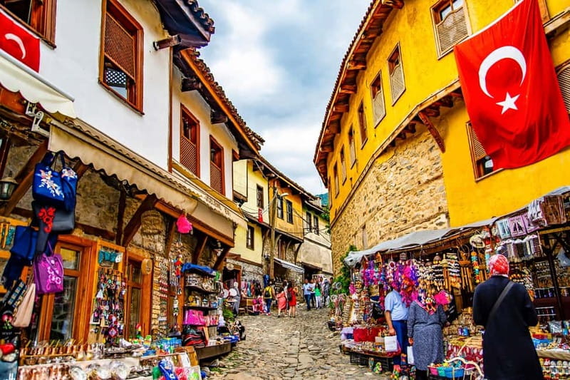 Antalya: Old Town Walking Tour with Turkish Tea and Baklava - Hadrian’s Gate (Üç Kapılar): The Roman Start That’s Worth the Stop