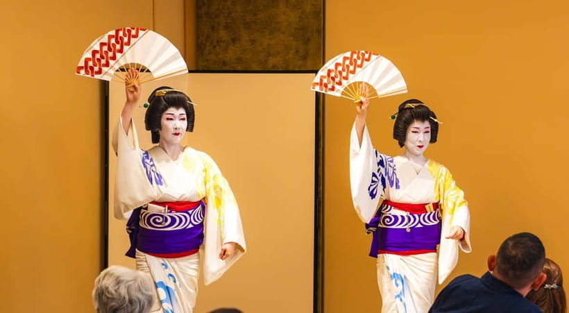 Asakusa: Geisha Performance and Tea House Experience - The welcome, the seating, and why the room matters