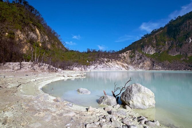 Bandung Tour Volcano, Hotsprings, Mud, Tea, Lunch all Included - Key things that make this Bandung tour work