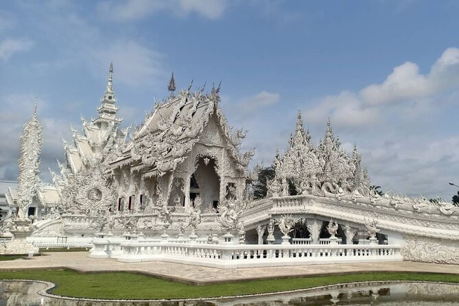 Best Places in Chiang Rai White, Blue, Big Buddha, Tea Plantation - Stop 4: Singha Park tea plantation (and why it’s more than a field)