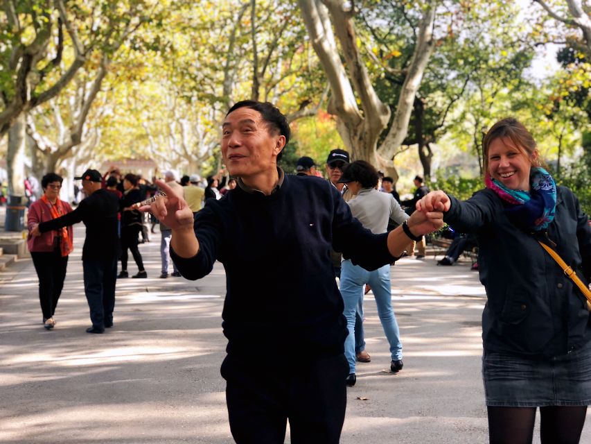 Biking Real Shanghai& Tea Tasting Experience - Fuxing Park time: watching daily life, not a show