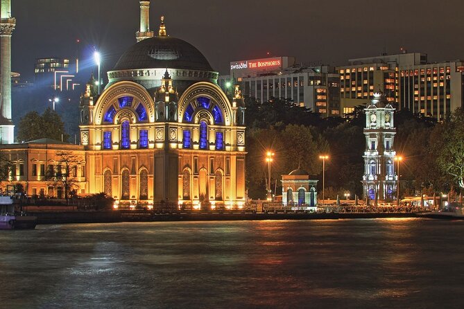 Bosphorus Night Lights: Guided Cruise With Tea and Cookies - Why this Bosphorus Night Lights cruise feels different at night