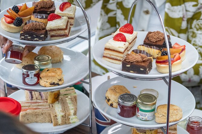 Buckingham Palace & Afternoon Tea Sightseeing Tour with PG Tips - Key things to notice before you go