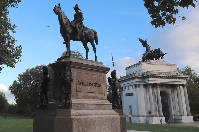 Buckingham Palace, St James Palace & Tea at Kensington Palace - Clarence House and St James’s Palace: why this corner matters
