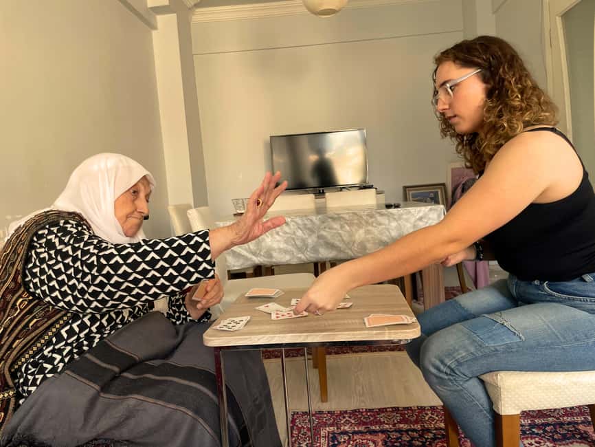 Card Game and Afternoon Turkish Tea with Local Grandma - How the card game lesson works (and why you’ll have fun)