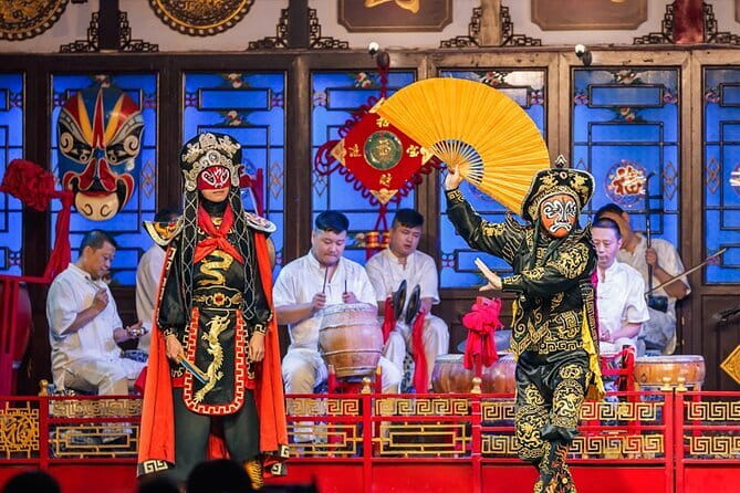Chengdu Signature Opera Face Changing and Tea - VIP add-ons: costumes, back massage, ear cleaning, and bookmarks