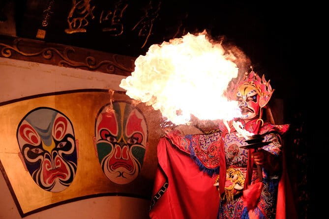 Chengdu Signature Opera Face Changing and Tea - Where you fit it in: an easy Chengdu night plan