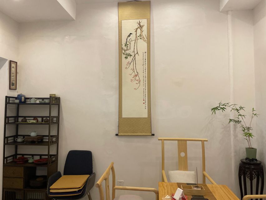 Chinese Tea ceremony in Beijing Hutong courtyard - Beijing Hutong Tea Ceremony: Why This Is the Right Kind of Cultural Stop