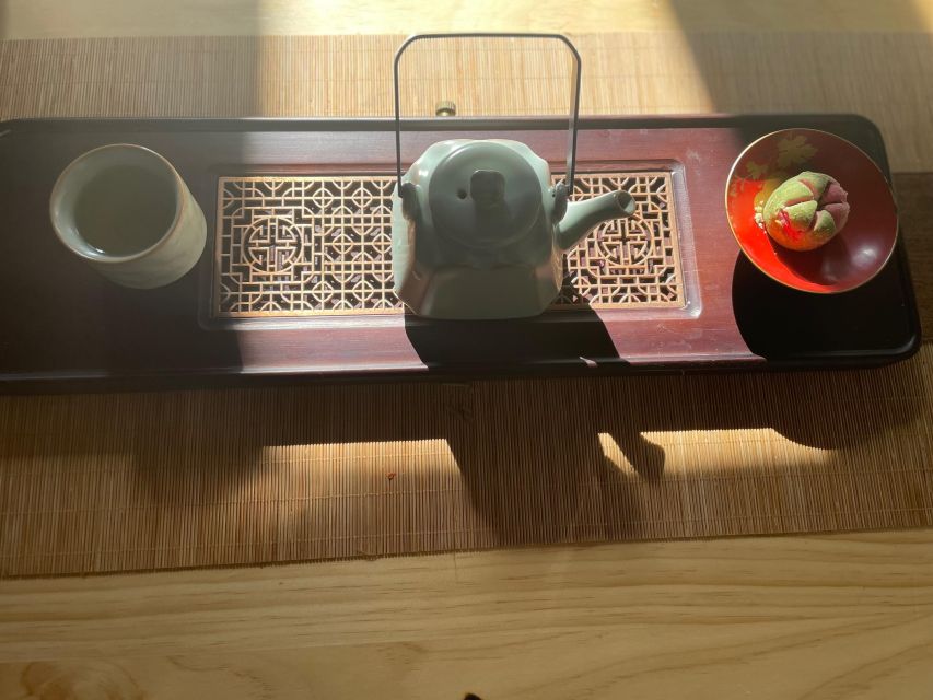 Chinese Tea ceremony in Beijing Hutong courtyard - A Simple One-Hour Plan That Actually Feels Like an Experience