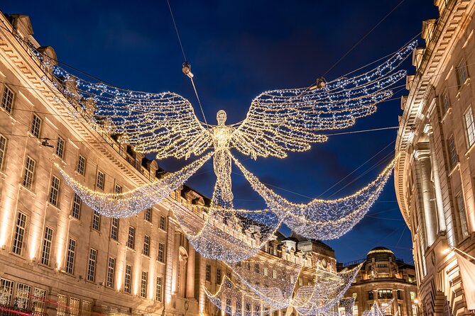 Christmas Lights Afternoon Tea Bus Tour - Live commentary and guides: why the narration matters