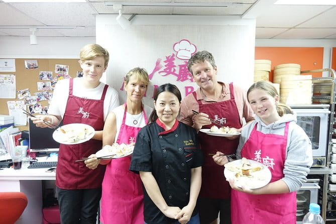 Classic Afternoon Tea Voyage in Hong Kong for 4 Pax - Live music during the cruise: how it changes the mood
