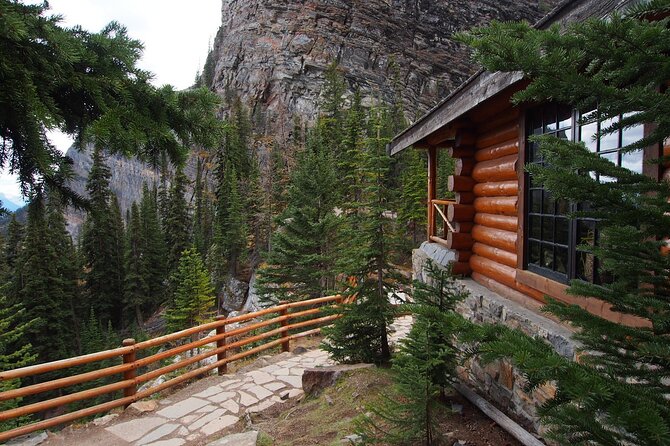 Discover the Lake Agnes Tea House Trail with an Audio Nature Tour - Lake Louise viewpoints: names, water, and the turquoise magnet