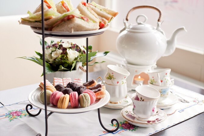 Dubai Afternoon High Tea in the Iconic Burj Al Arab with Transfer - Transfer and meeting: Getting there without stress