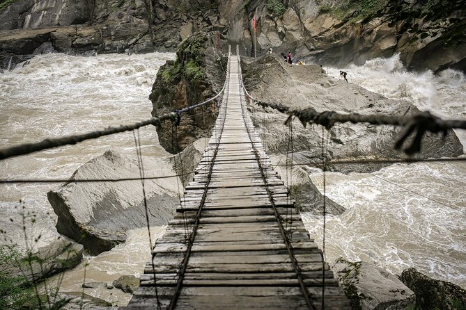 Eat Your Way Through Yunnan's Tea & Horse Road, from Dali to Lijiang, 8-day Trip - Shaxi full-day: hotpot lunch, bike ride country lanes, and a courtyard dinner