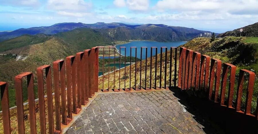 Fire Lake, Pineapple & Tea: Half-Day Jeep Tour - Why This São Miguel Jeep Tour Works: Views + Real Life Farms