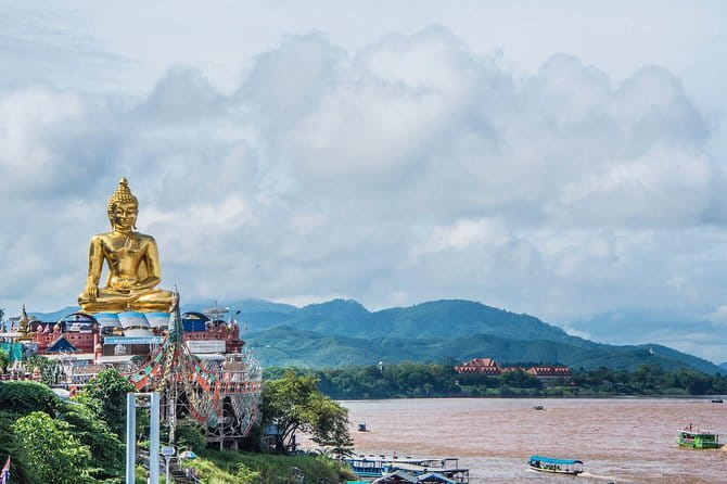 From Chiang Rai: 3 Temples, Golden Triangle Tour, Tea Plantation - Long Neck Karen Village: cultural visit with defined time
