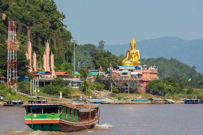 From Chiang Rai: 3 Temples, Golden Triangle Tour, Tea Plantation - Golden Triangle: seeing three countries from one area