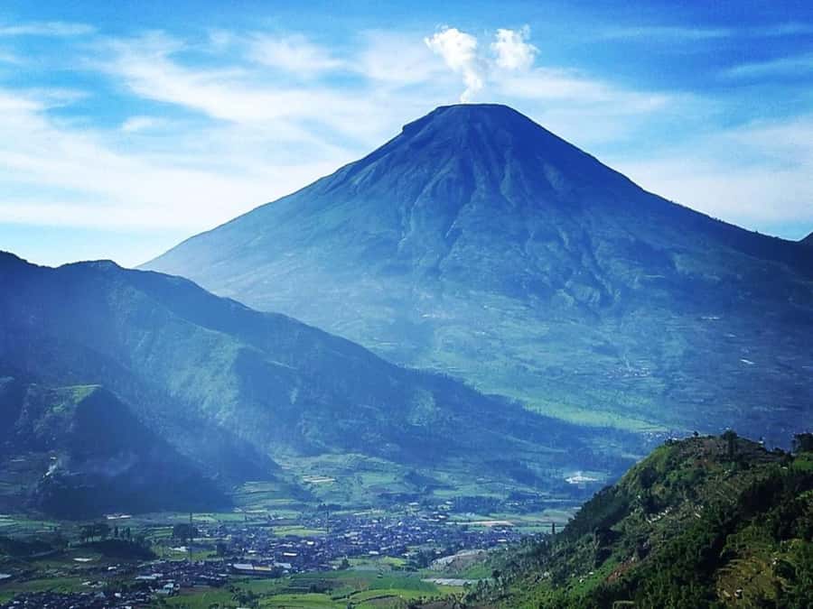 From Yogyakarta: Dieng Tour, Golden Sunrise & Tea Plantation - Arjuna Temple: Java’s oldest Hindu temple stop, up close