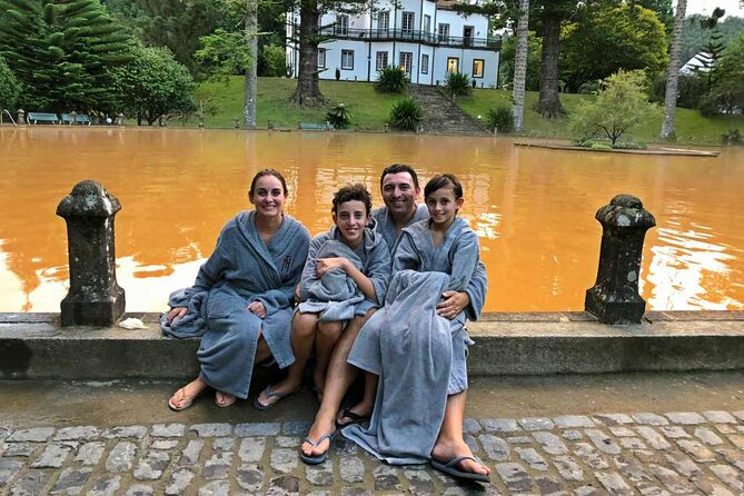 Furnas in a Private Evening - Tea, Cozido Dinner and Hot Springs - Lagoa das Furnas to the village: geysers and thermal springs at dusk