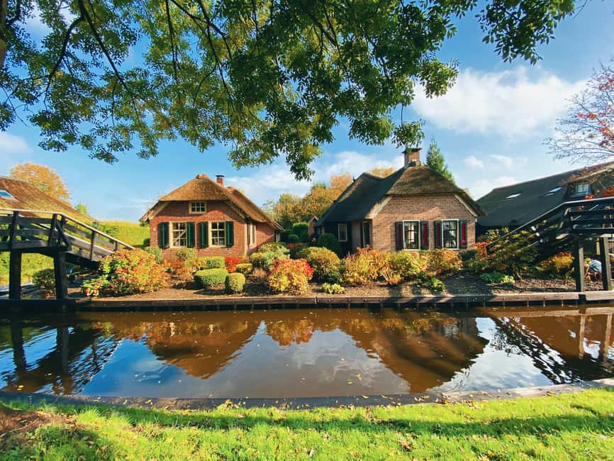 Giethoorn : 1 Hour Canal Cruise in Village With Coffee/Tea - Why Giethoorn on a Fully Electric Boat Feels Different