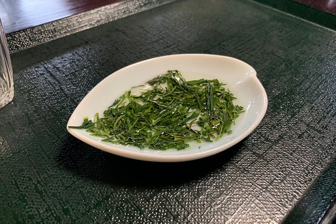 Guided Bike Tour to a Green Tea Farm in Shizuoka (not e-bikes) - The big event: tea farm time, photos, and two tasting styles