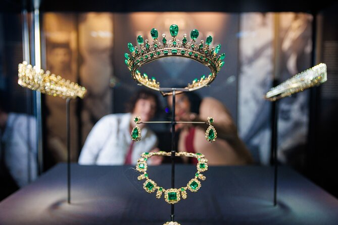 Guided Kensington Palace Tour, Royal Guard Change & Afternoon Tea - Key Things to Know Before You Go