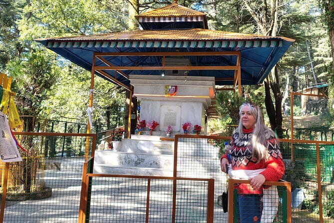 Guided Tour to Palampur-Monasteries, Temple & Tea Gardens visit - Food, pace, and what to pack for a 5–6 hour day