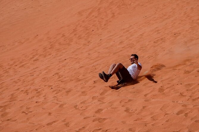Half day Jeep Tour in Wadi Rum incl. water and Bedouin tea - Khazali Canyon: inscriptions that give the rocks a voice