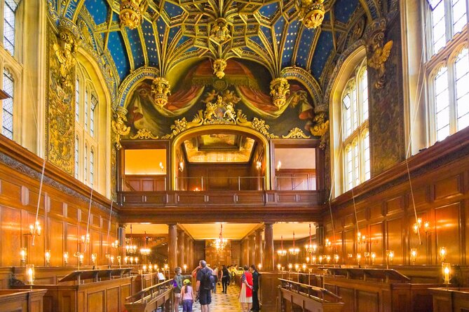 Hampton Court Guided Tour. Full day Access & High Tea - Getting oriented at the park and gardens (your first 30 minutes)