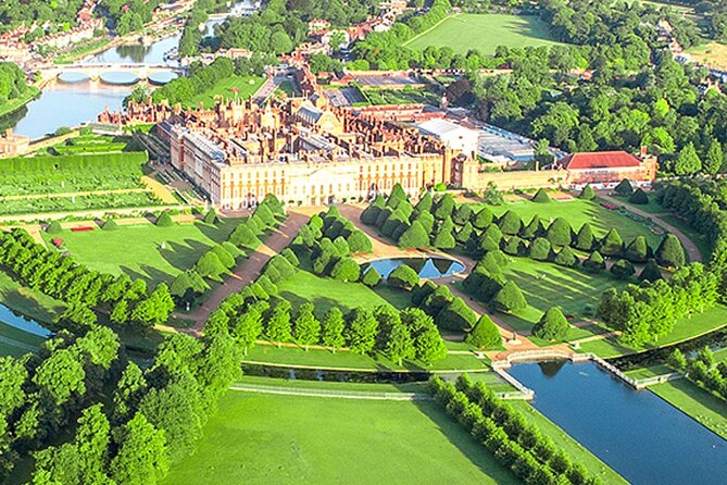 Hampton Court Guided Tour. Full day Access & High Tea - Afternoon tea across from the palace, with royal talk