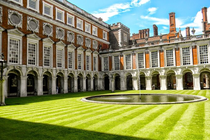 Hampton Court Guided Tour. Full day Access & High Tea - Who should book this Hampton Court tour with high tea