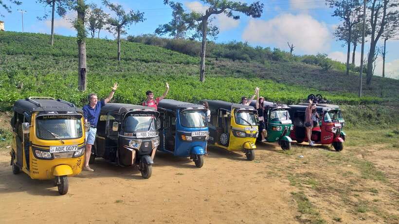 Haputale:Glorious Tuk Tuk Ride to Lipton'sSeat & Tea Factory - Dambatenne Tea Factory: How Leaves Turn Into Tea