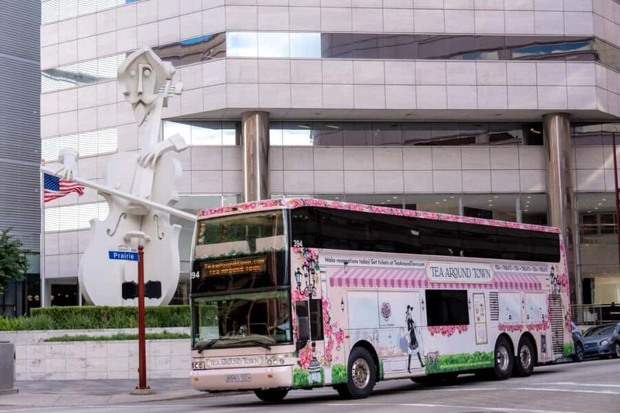 Houston: Tea Around Town® Afternoon Tea Bus Tour - Riding the Pink Double-Decker From City Hall