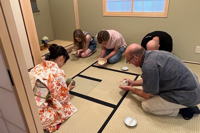Japanese Tea Ceremony Private Experience - Where You Meet 月と花 and How the Experience Starts