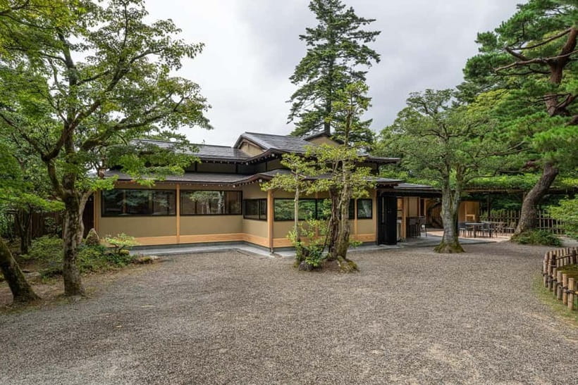 Kanazawa: Kenrokuen Tea Ceremony Experience - Kenrokuen Before the Ceremony: Enjoy the Garden on Purpose