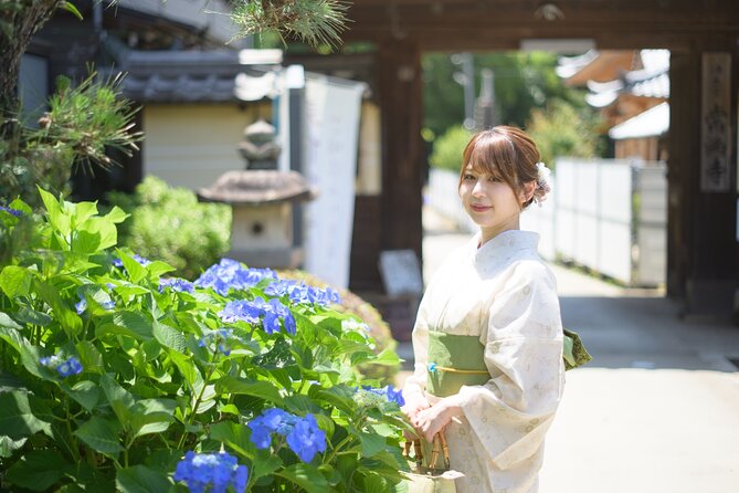 Kimono Rental and Tea Ceremony Experience in Inuyama - Getting Dressed at Inuyama Komachi: Choosing the Right Kimono