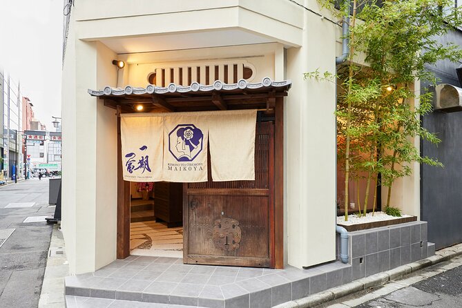 Kimono Tea Ceremony at Tokyo, Asakusa Maikoya - Tea Etiquette and How to Behave in the Room