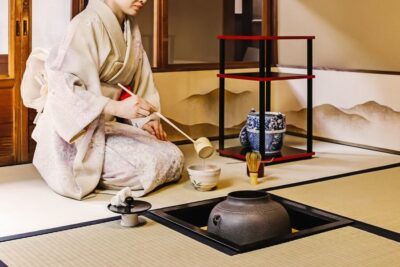 Kyoto: 45-Minute Tea Ceremony Lesson Experience - Getting there and entering the tea room near Kinkakuji