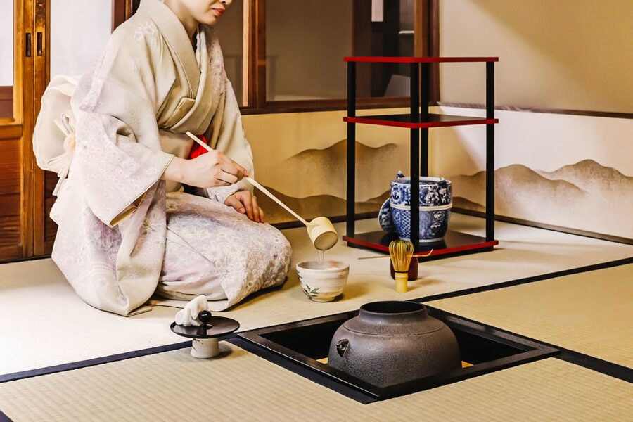 Kyoto: 45-Minute Tea Ceremony Lesson Experience - Getting there and entering the tea room near Kinkakuji