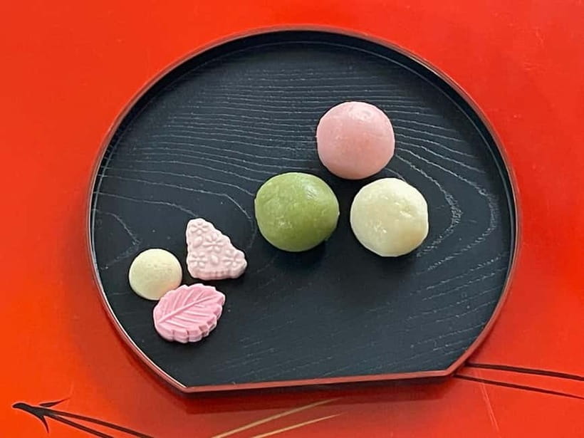 Kyoto Fushimiinari:Wagashi Making & Small Group Tea Ceremony - The garden walk and the weather-friendly flow