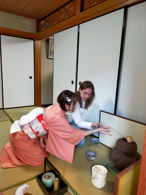 Kyoto Fushimiinari:Wagashi Making & Small Group Tea Ceremony - Small group size means real questions