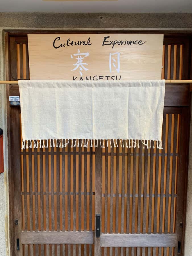 Kyoto Ninenzaka: Tea Ceremony in Old Townhouse with Chairs - How Zen shows up in technique, not speeches