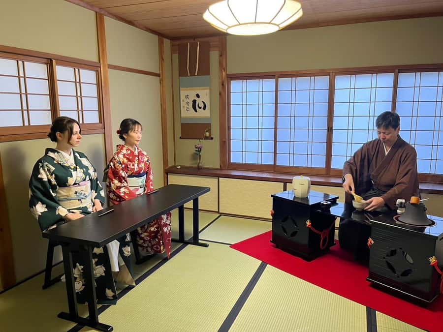 Kyoto Ninenzaka: Tea Ceremony in Old Townhouse with Chairs - Price and value: is $21 worth 50 minutes?