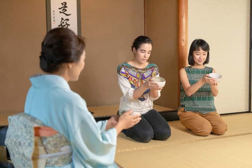 Kyoto: Tea Ceremony in 100-year-old Kyo-Machiya Townhouse - Sitting setup: floor vs small chairs (and what to do about it)