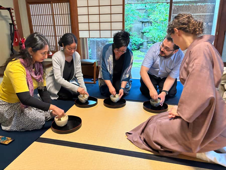 Kyoto: Tea Ceremony, in traditional Japan house (ENG/ES/NLD) - Who Should Book This Kyoto Tea Ceremony?